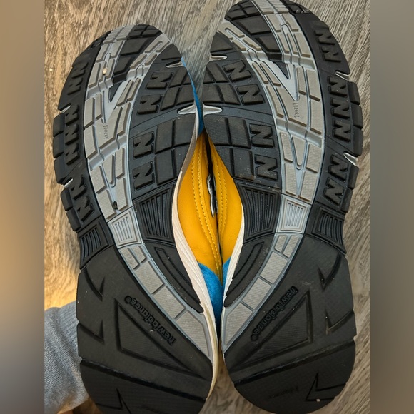 NEW BALANCE 991 x SNS Sneakers - Picture 2 of 4